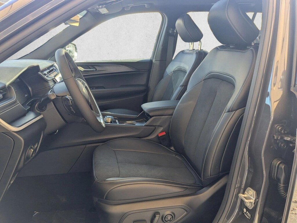 New 2025 Jeep Grand Cherokee Altitude X SUV