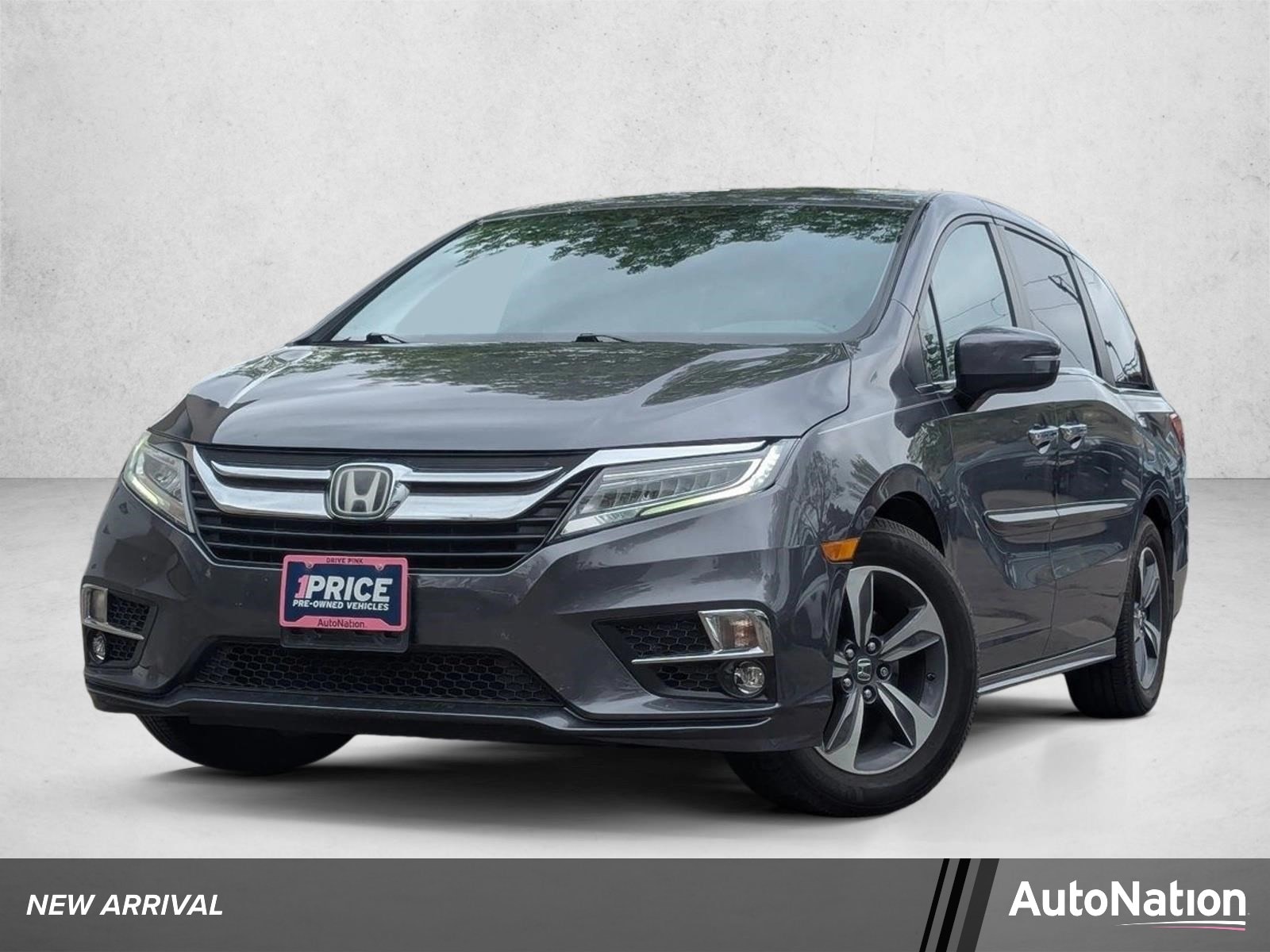 2018 Honda Odyssey Touring's photo