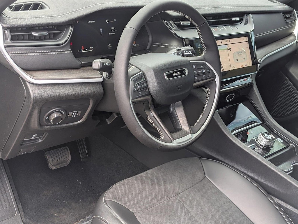 New 2026 Jeep Grand Cherokee Laredo Altitude SUV