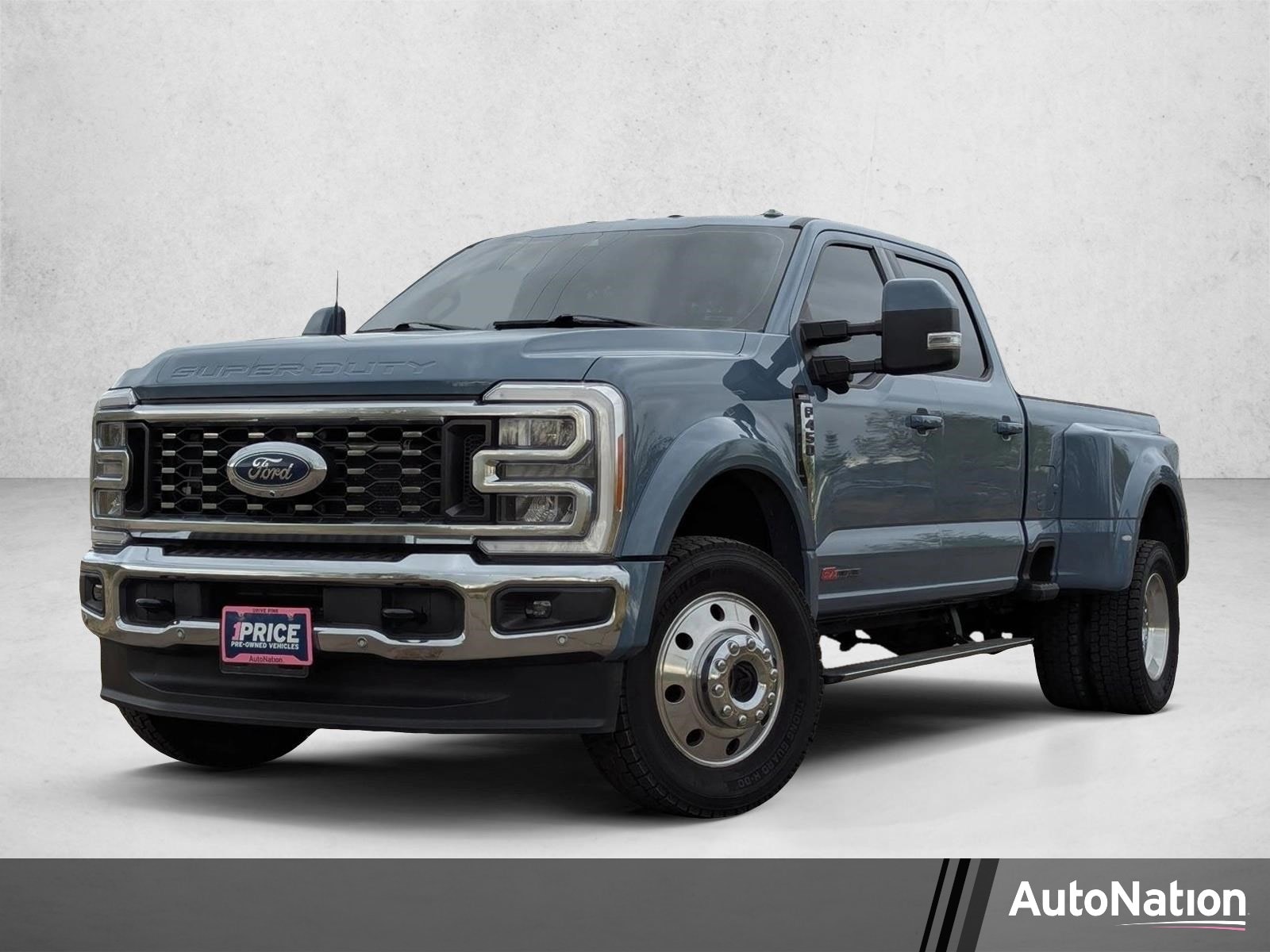 2023 Ford F-450 Lariat 4x4 Crew Cab 8' Box DRW's photo