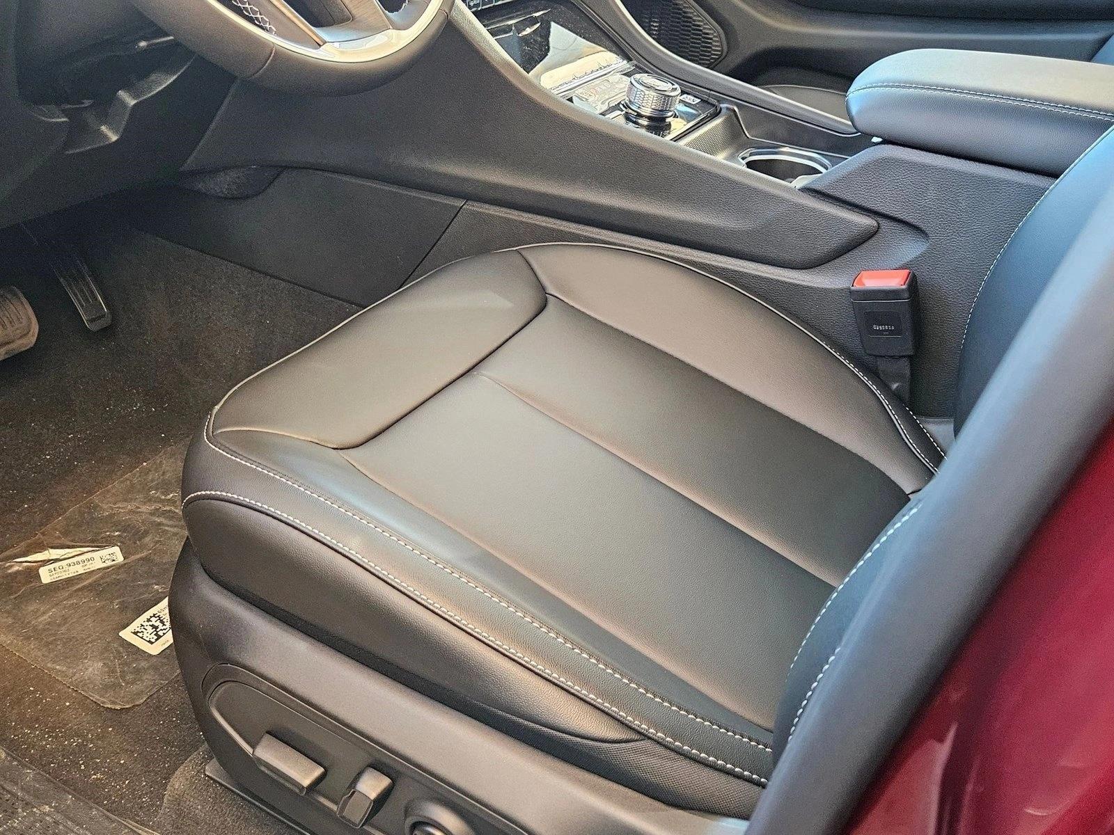 2025 Jeep Grand Cherokee Limited photo 4