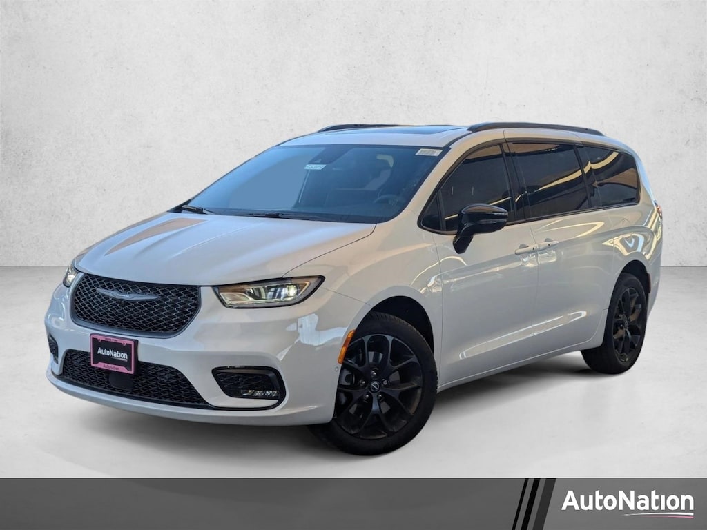 New 2026 Chrysler Pacifica Limited Van Passenger Van