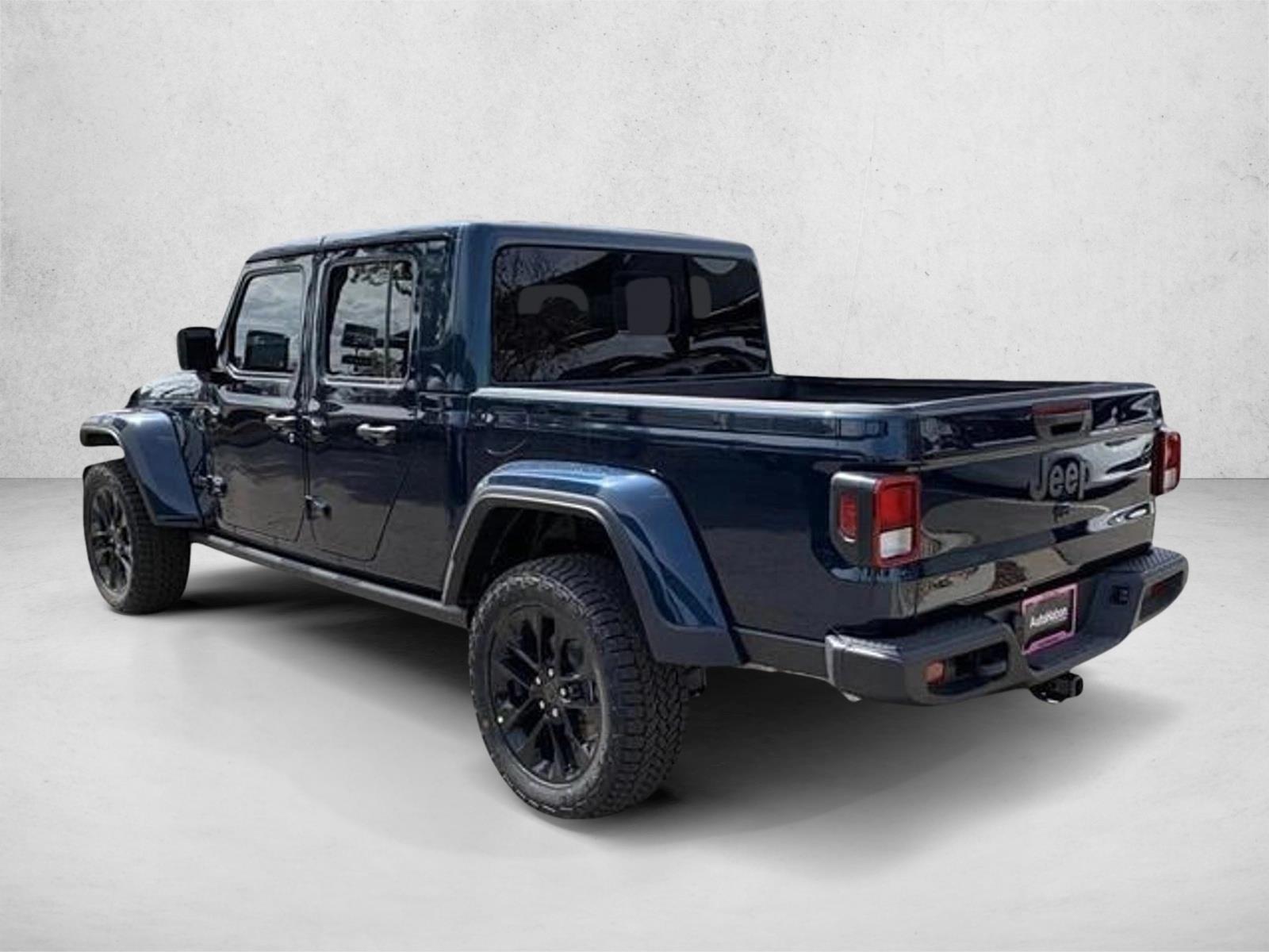 2025 Jeep Gladiator photo 3