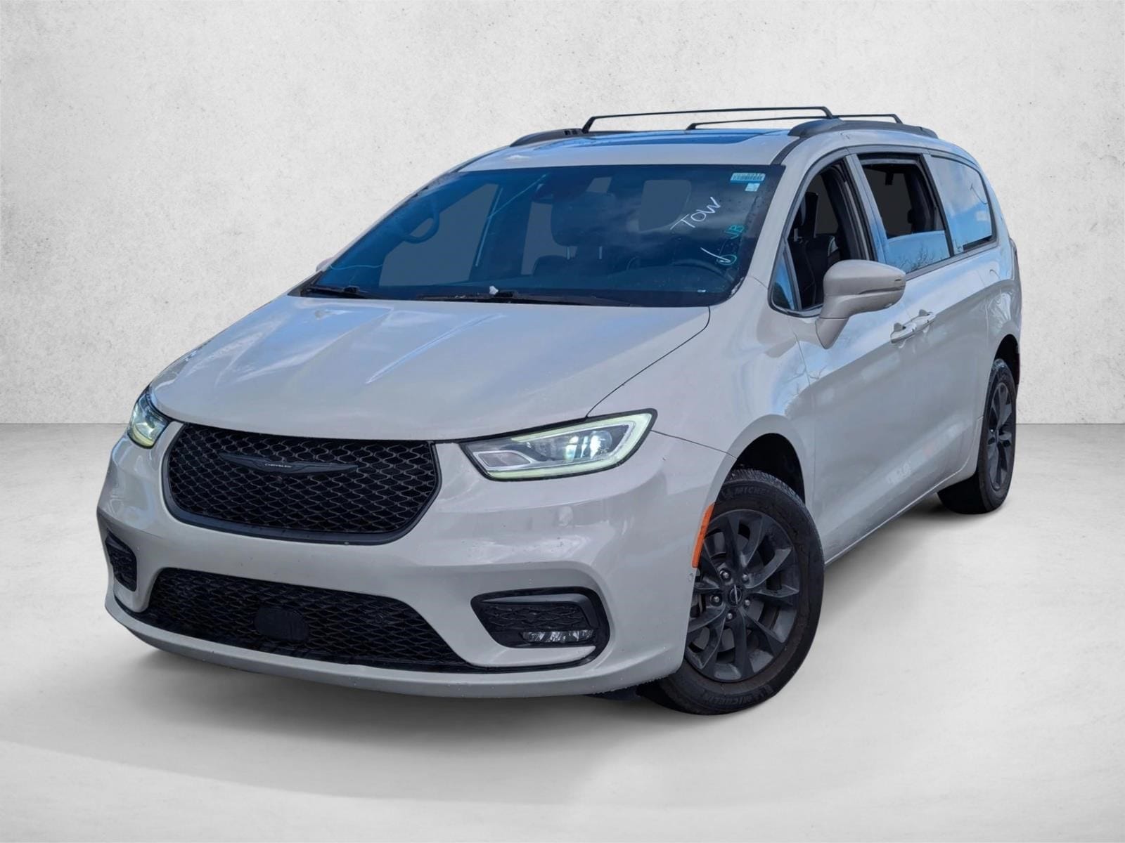2021 Chrysler Pacifica Limited's photo