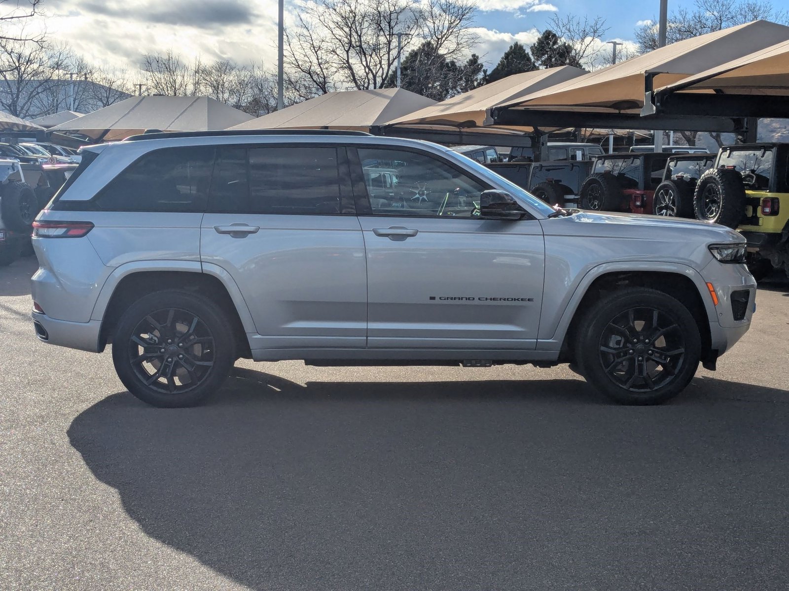 2024 Jeep Cherokee Limited 4xe photo 4