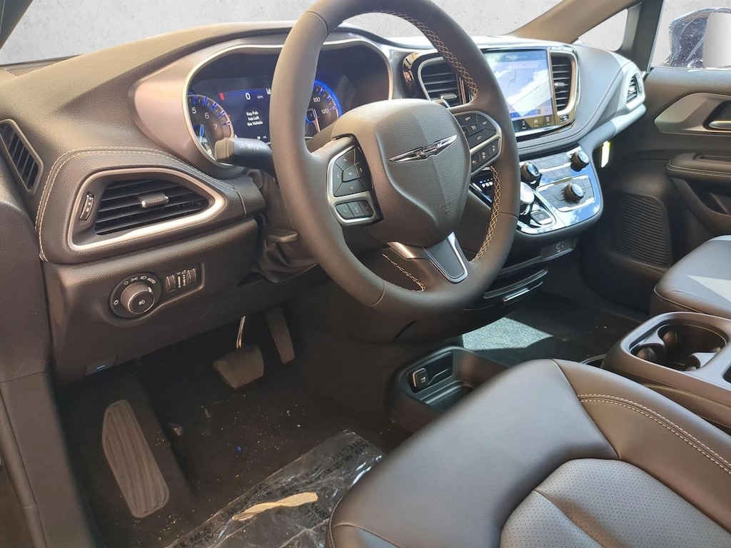 New 2026 Chrysler Pacifica Select Van Passenger Van