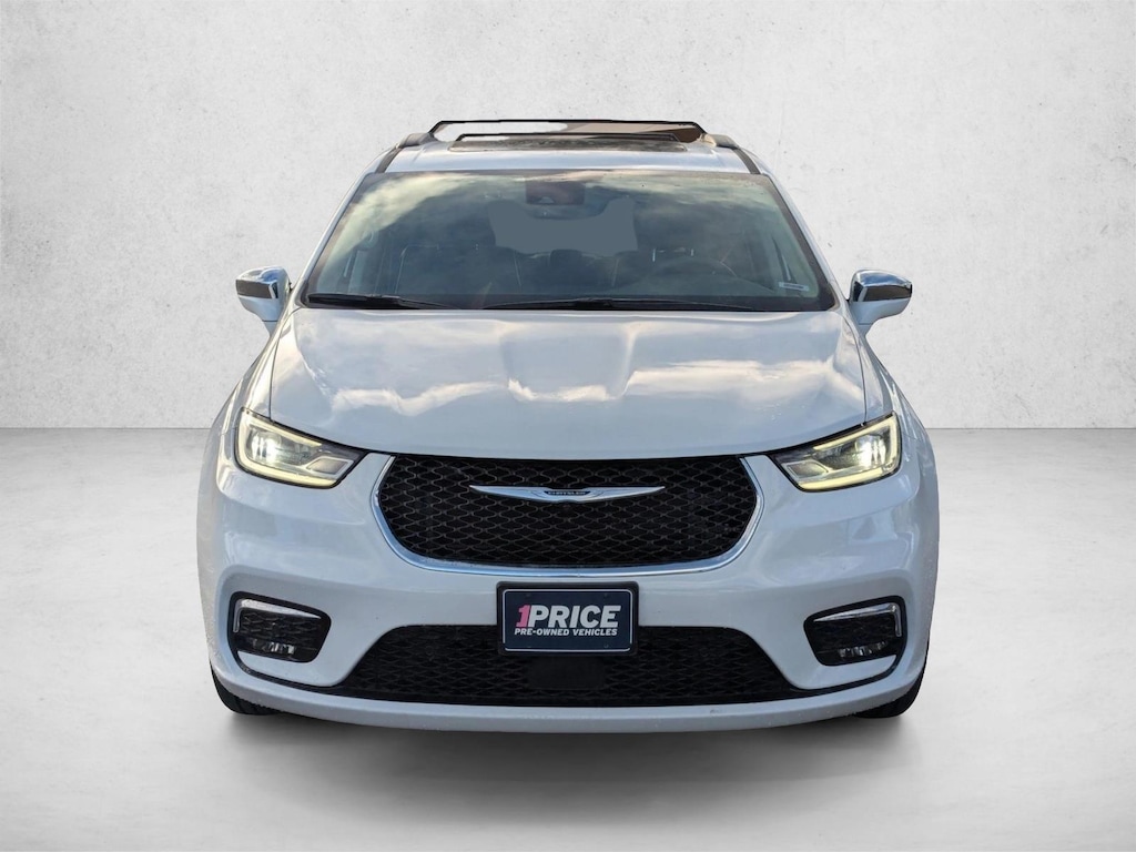 Used 2022 Chrysler Pacifica Limited Mini-van Passenger