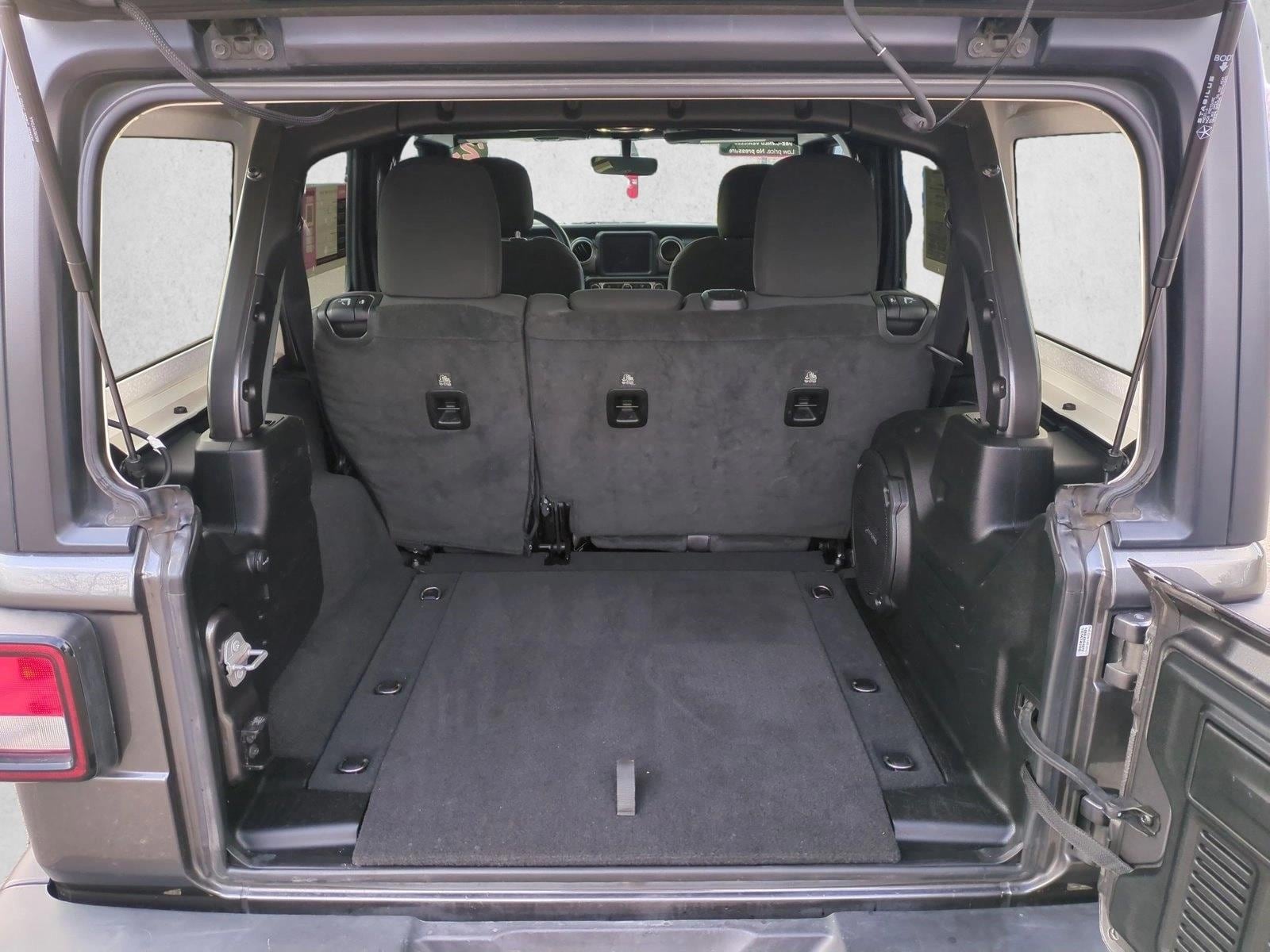 2023 Jeep Wrangler 4-Door Sahara - Photo 6