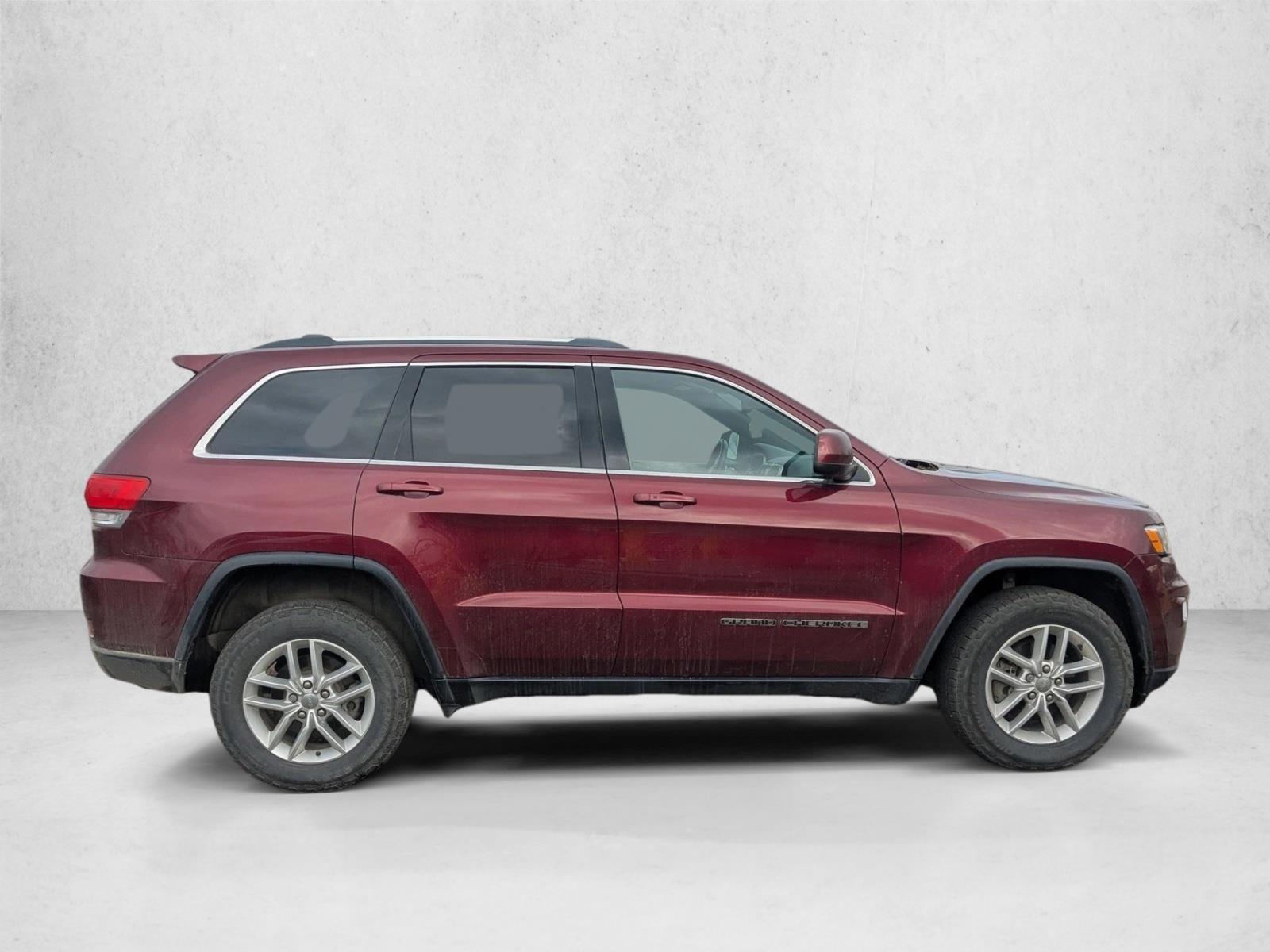 2017 Jeep Grand Cherokee Laredo photo 4
