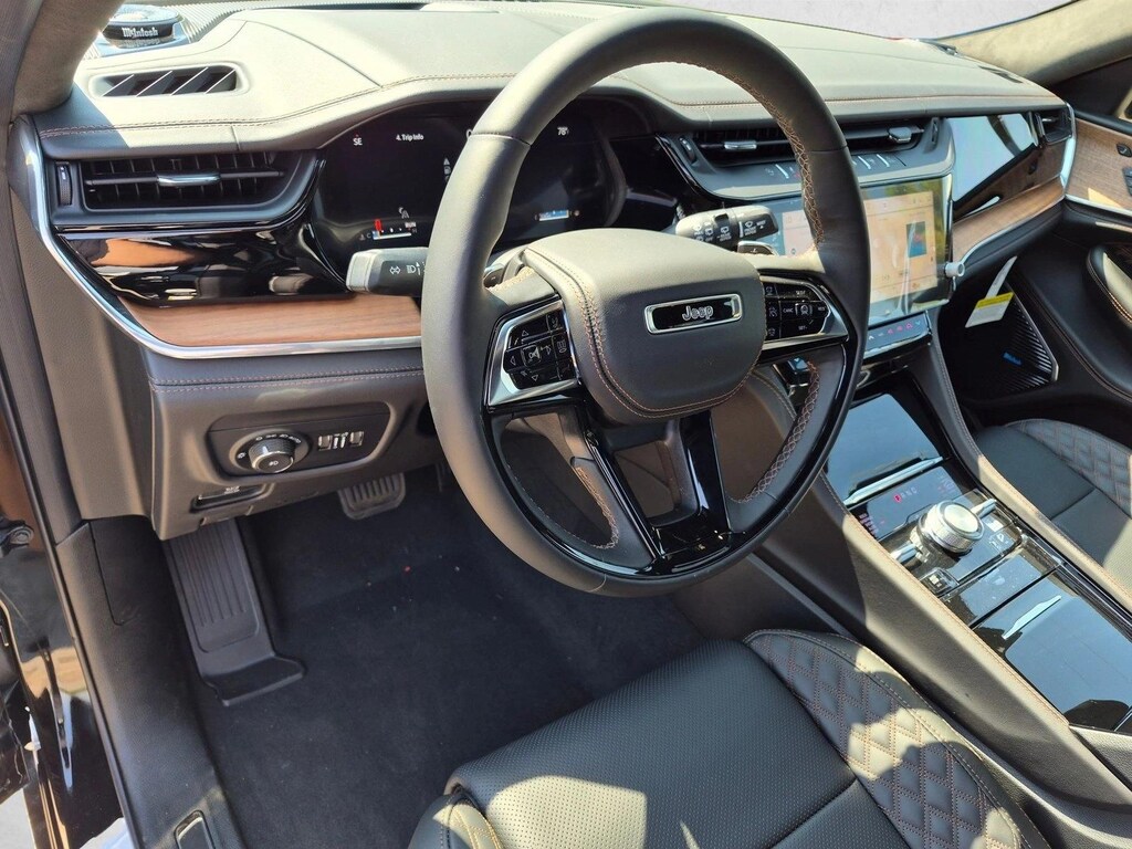 New 2026 Jeep Grand Cherokee L Summit SUV