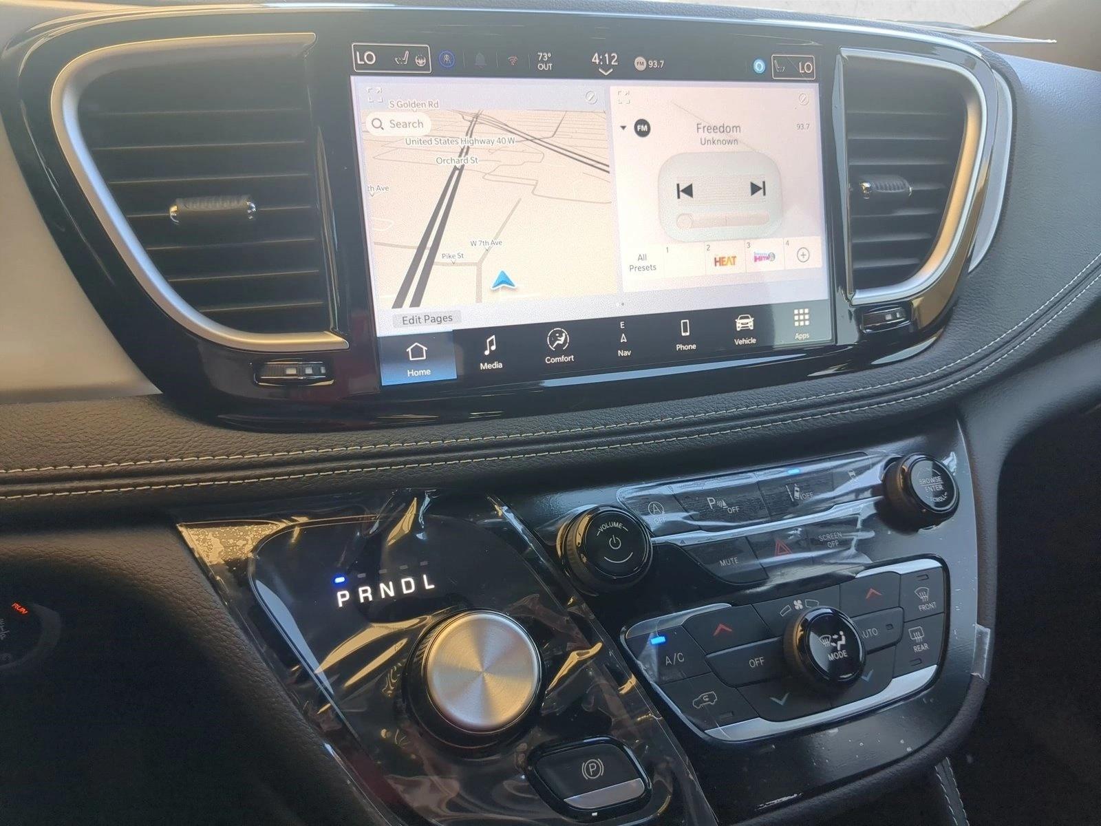 2026 Chrysler Pacifica Limited - Photo 14