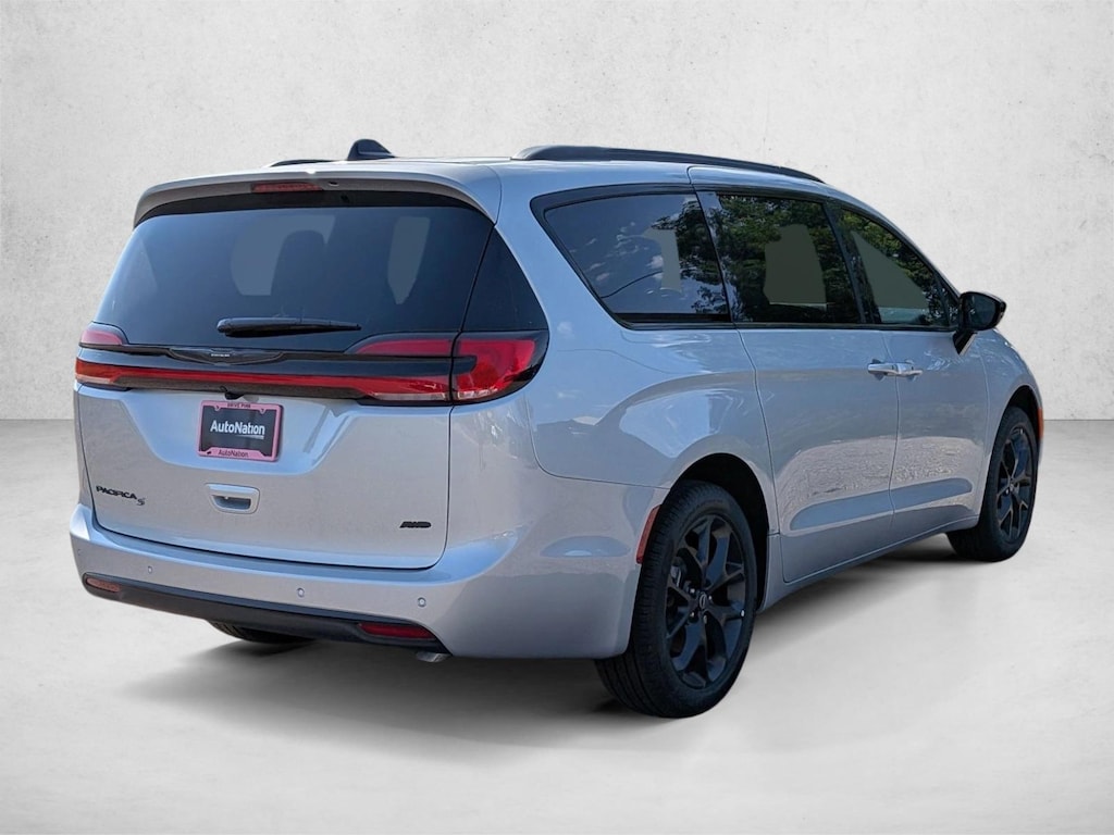 New 2026 Chrysler Pacifica Select Van Passenger Van