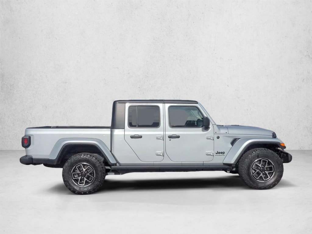 Used 2024 Jeep Gladiator Sport S Crew Cab Pickup