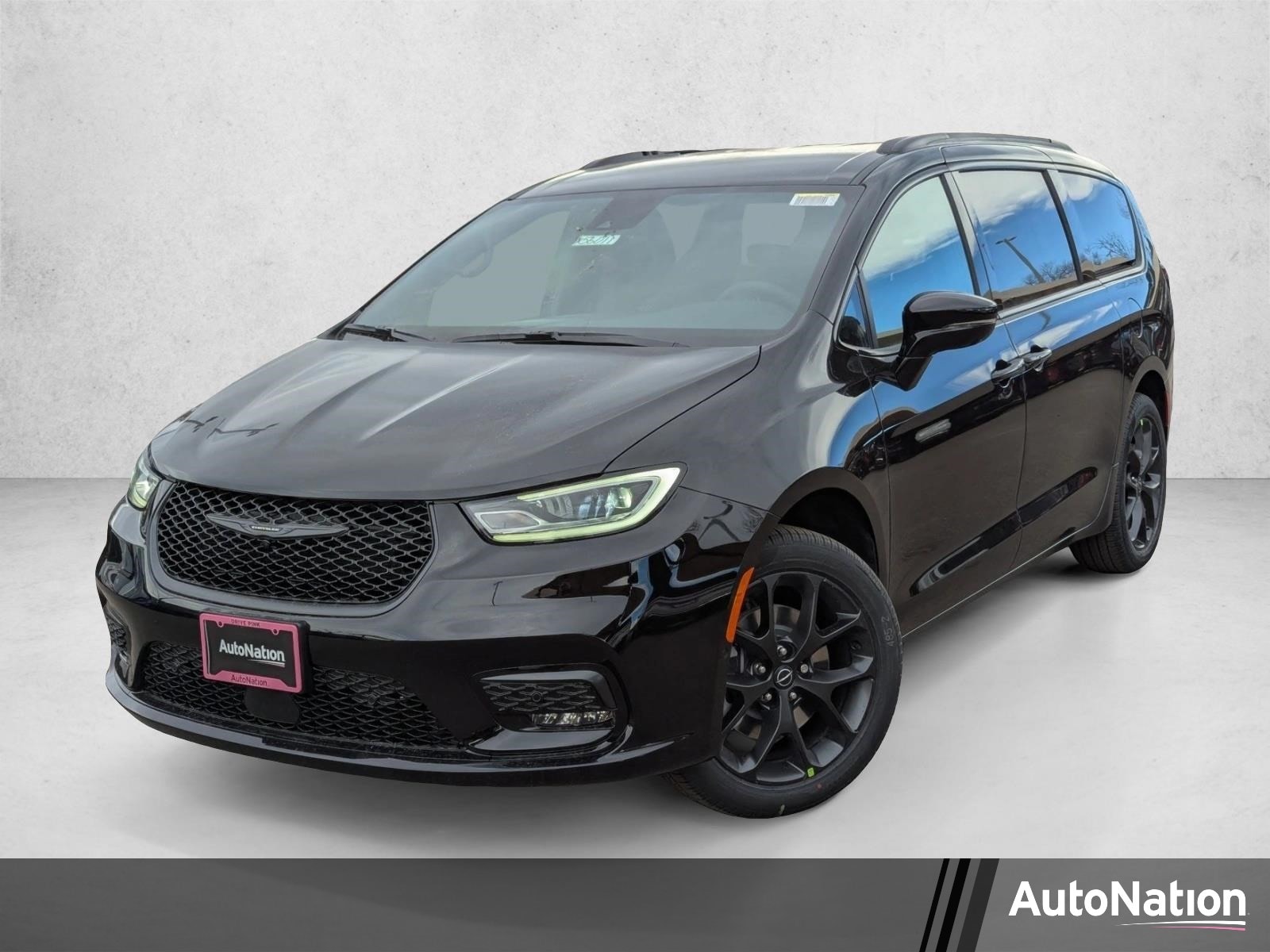 2026 Chrysler Pacifica Select AWD's photo