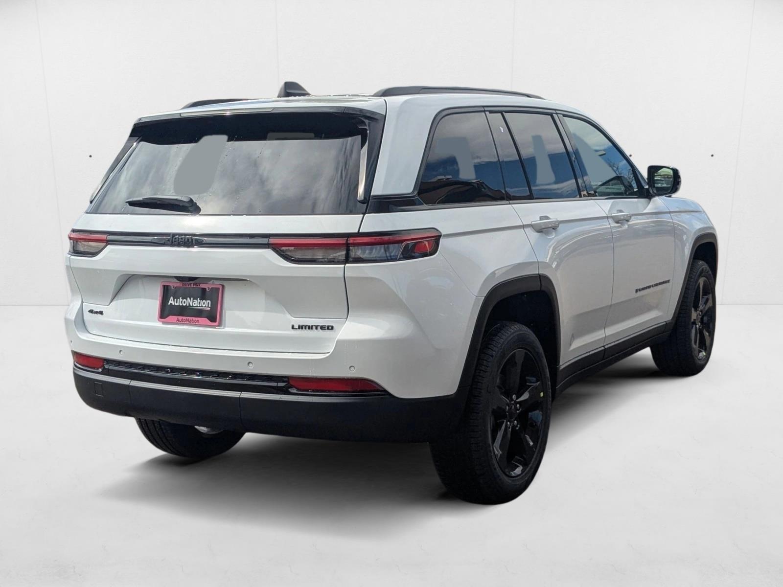 2025 Jeep Grand Cherokee Limited photo 2