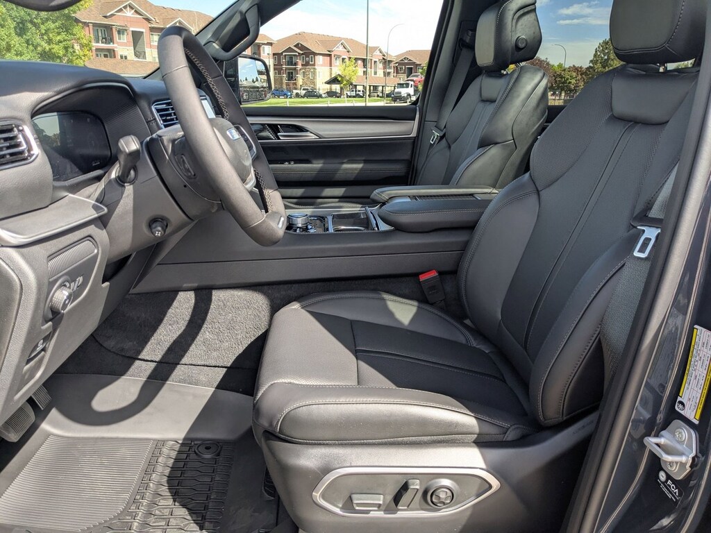 New 2025 Jeep Wagoneer Series II Overland SUV