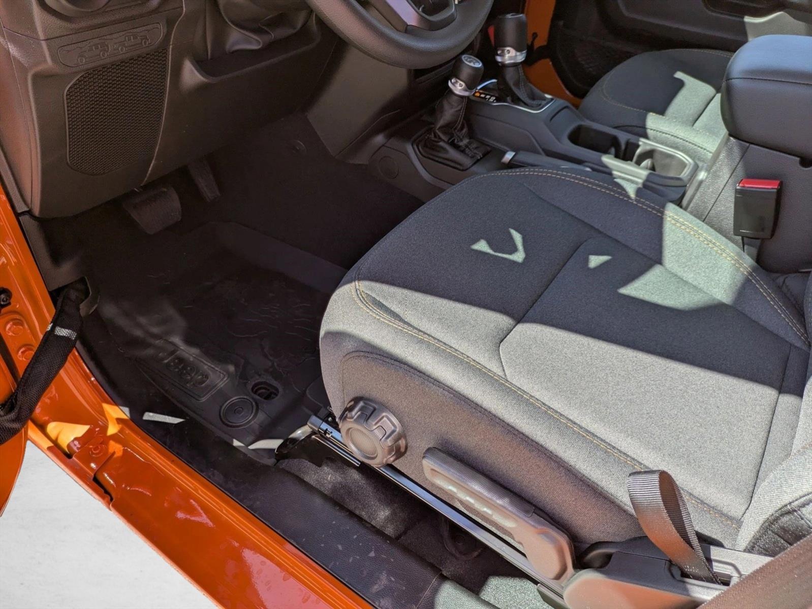 2025 Jeep Wrangler Sport photo 4