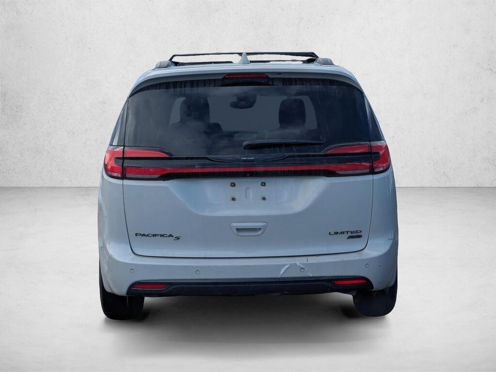 Used 2021 Chrysler Pacifica Limited Mini-van Passenger