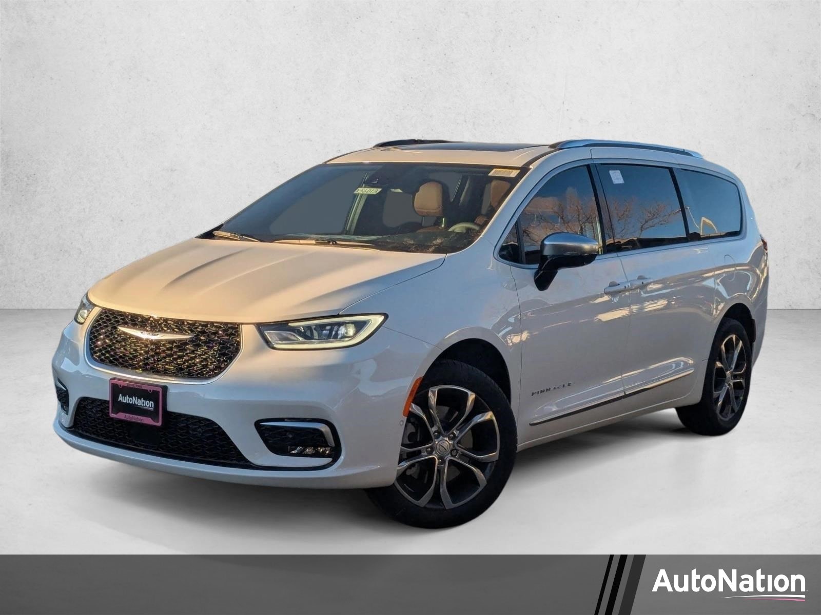 2026 Chrysler Pacifica Pinnacle AWD's photo