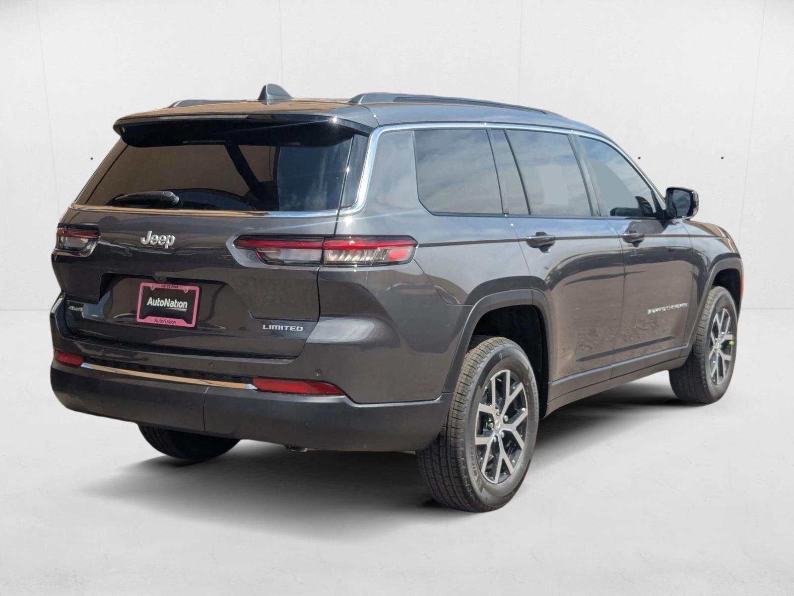 2025 Jeep Grand Cherokee Limited photo 2
