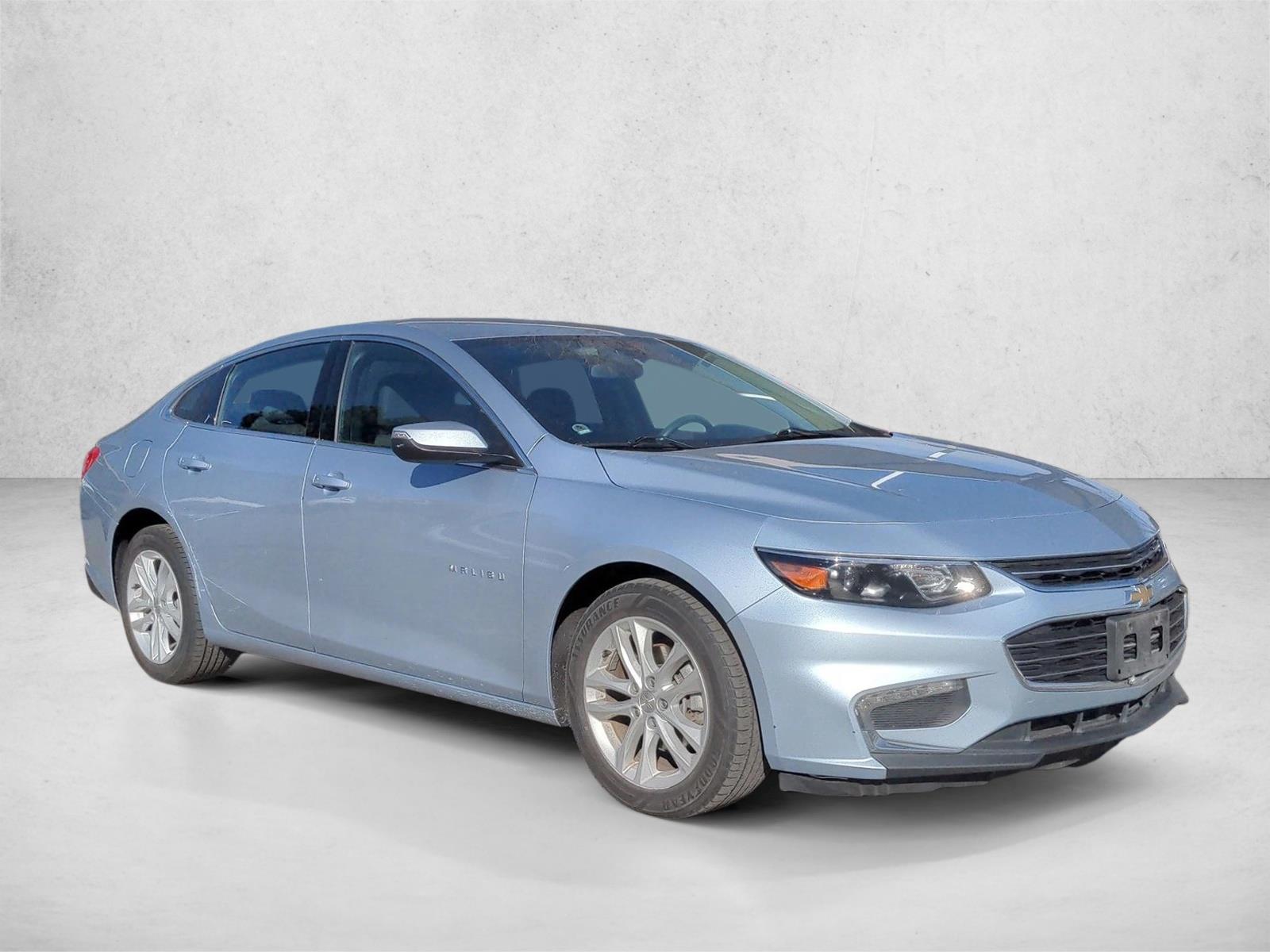 2018 Chevrolet Malibu 1LT photo 2