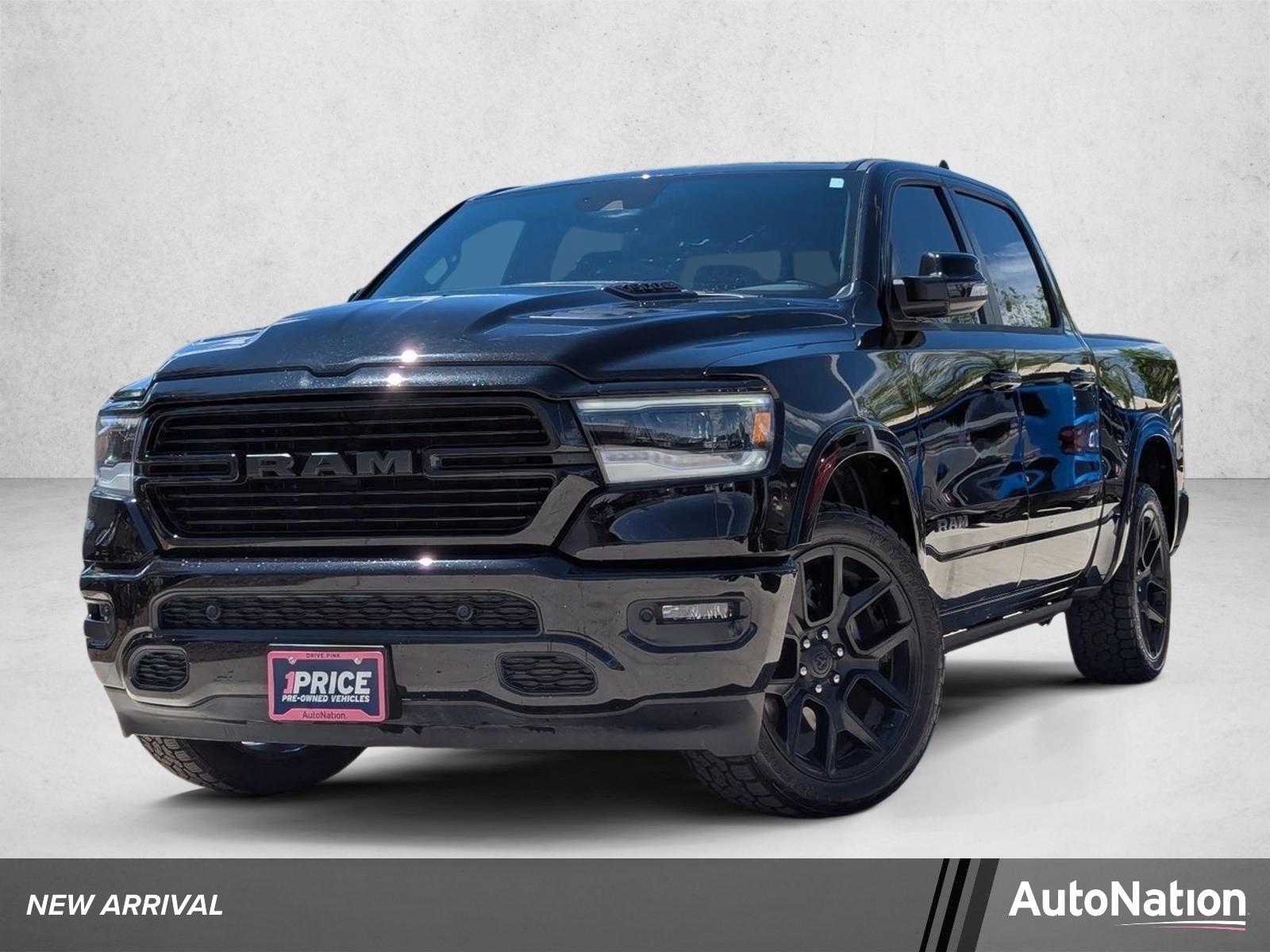 2022 RAM 1500 Laramie 4x4 Crew Cab 5'7's photo