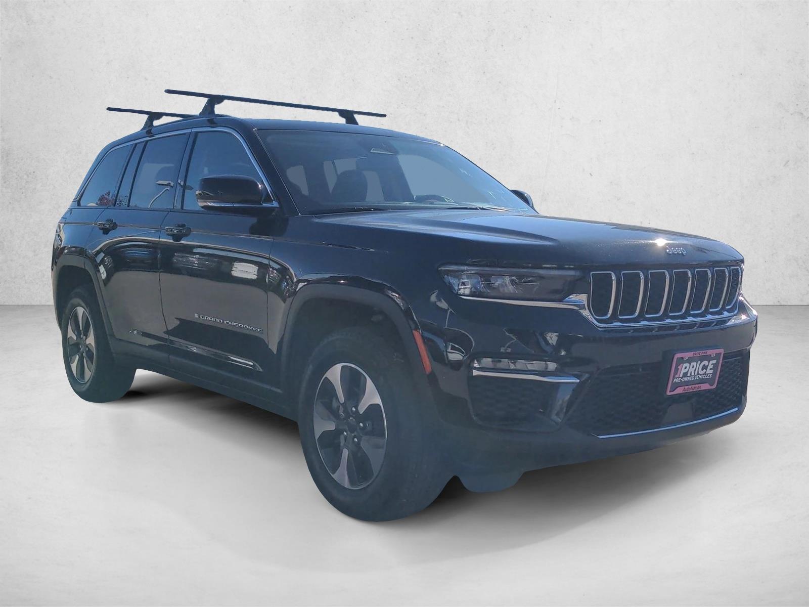 2023 Jeep Cherokee Sport photo 2