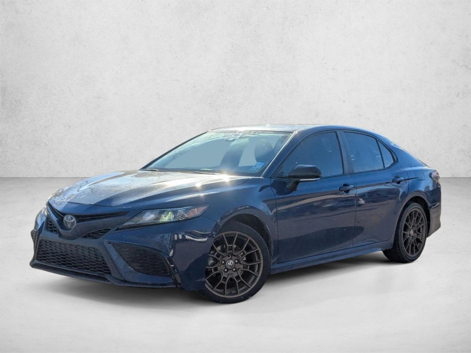 2023 Toyota Camry SE's photo