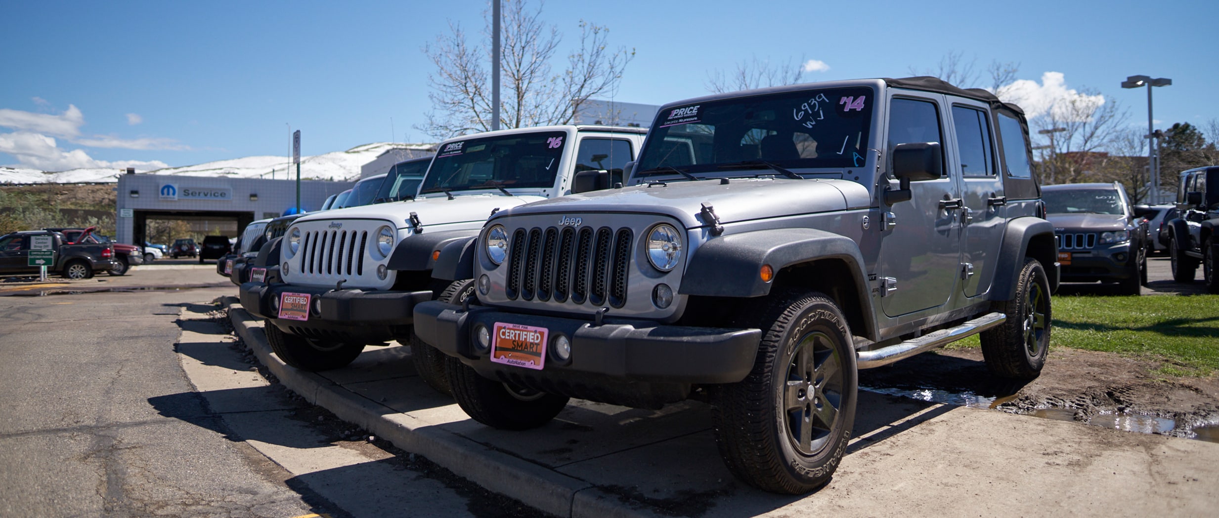 Outside view of AutoNation Chrysler Jeep West