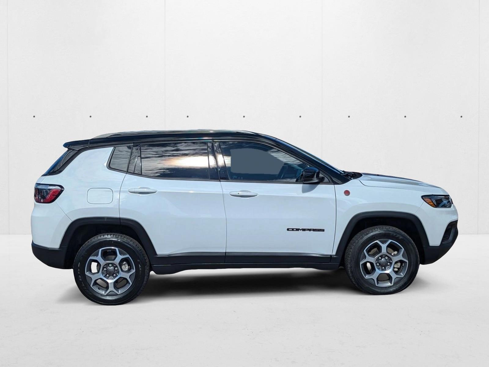 2022 Jeep Compass Trailhawk photo 2