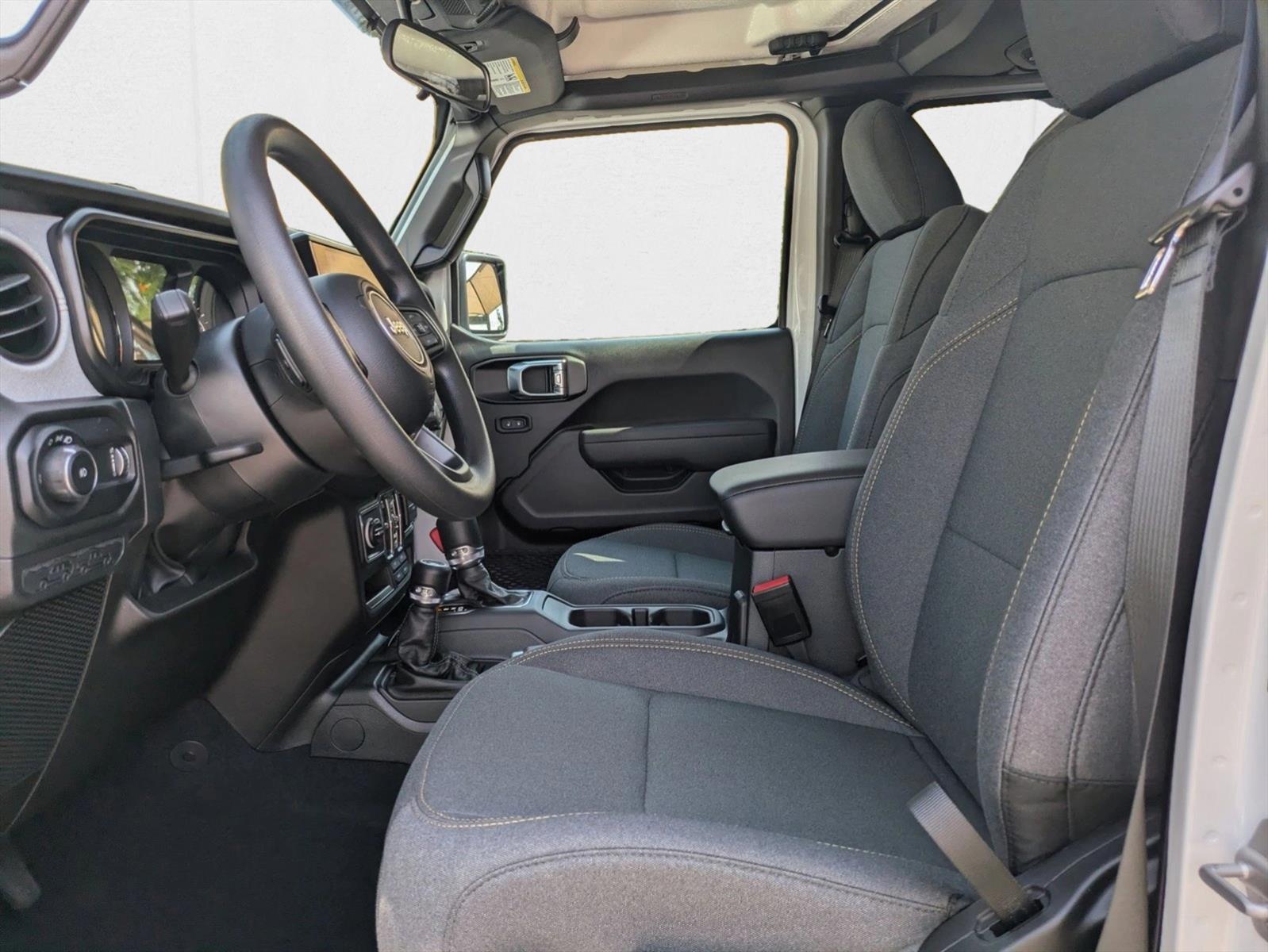2025 Jeep Wrangler Sport photo 4