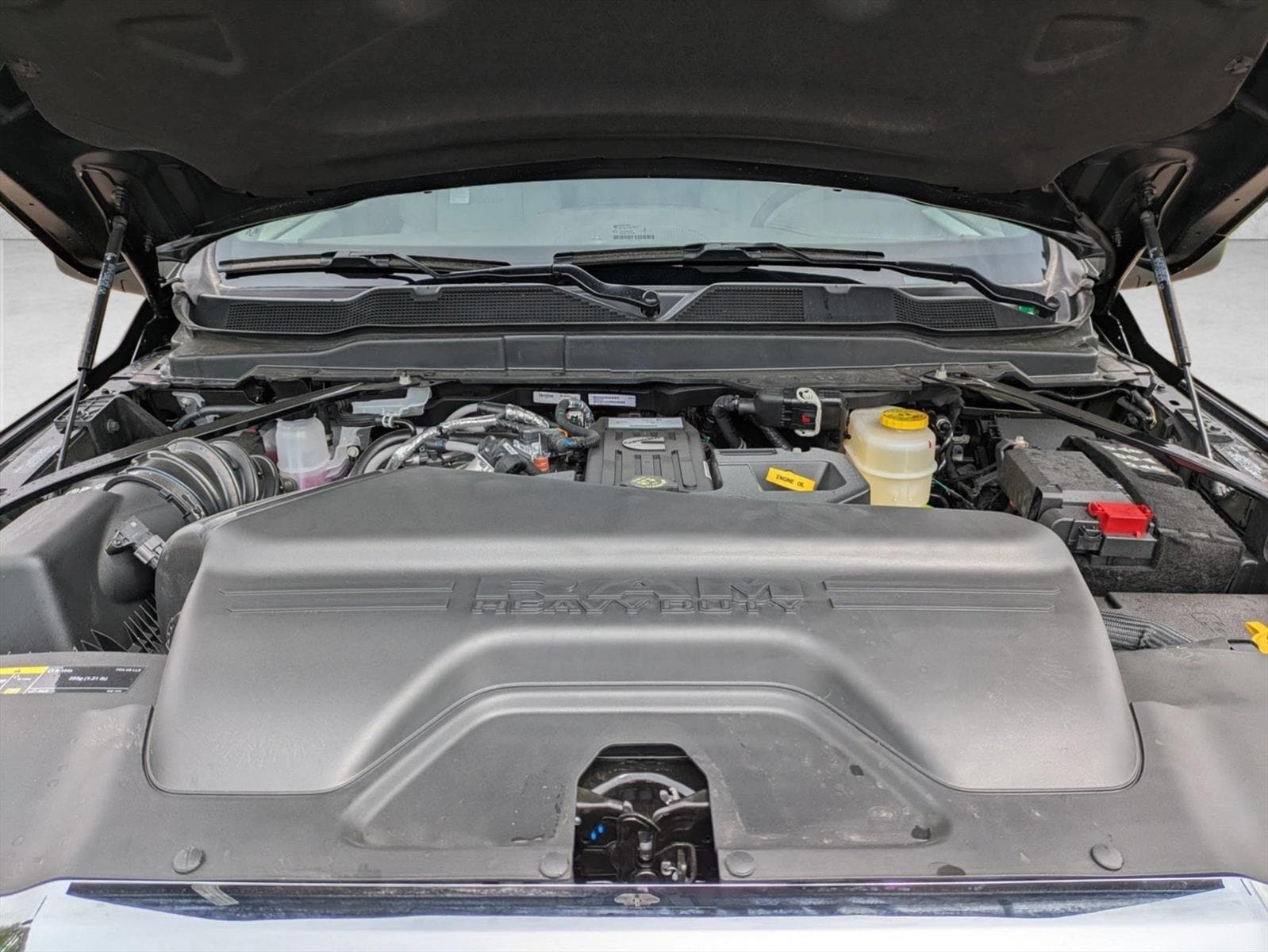2025 RAM 2500 Laramie - Photo 17