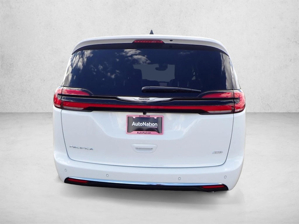 New 2026 Chrysler Pacifica Select Van Passenger Van