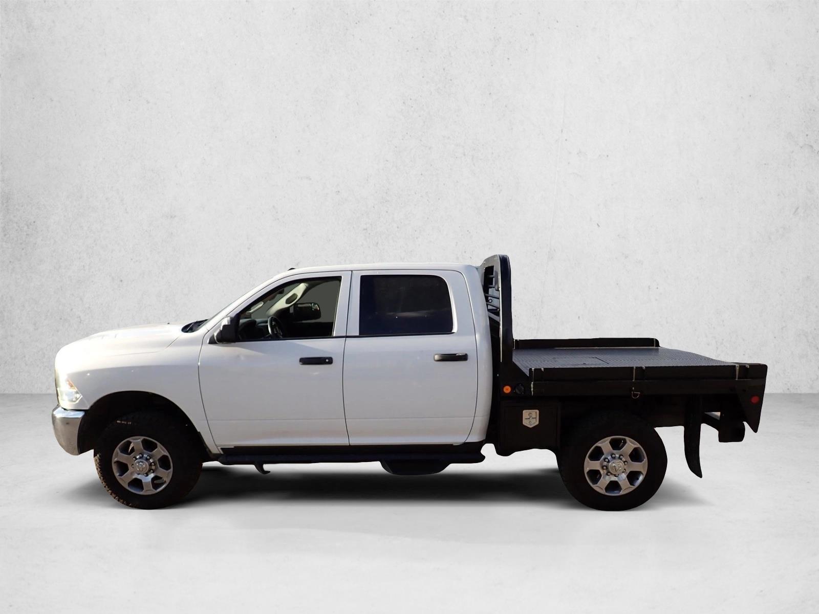 3C6UR5CJ8EG118025