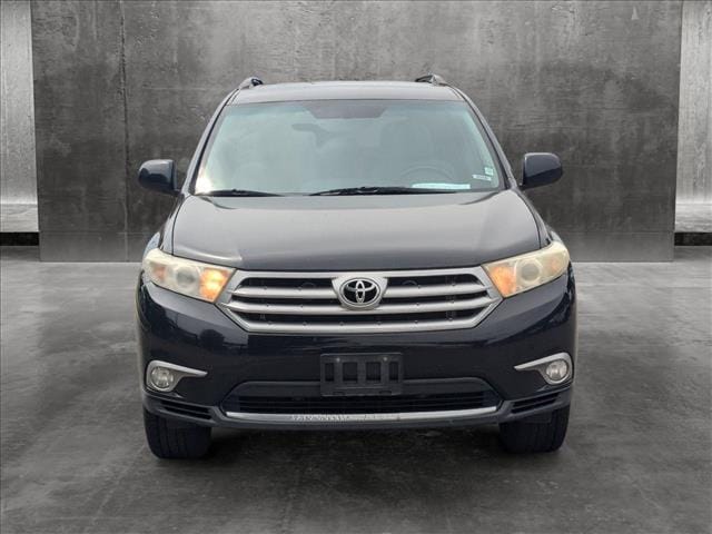 Used 2011 Toyota Highlander Base with VIN 5TDZK3EH1BS033090 for sale in Centennial, CO