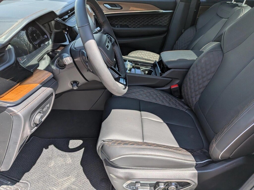 New 2026 Jeep Grand Cherokee Summit SUV