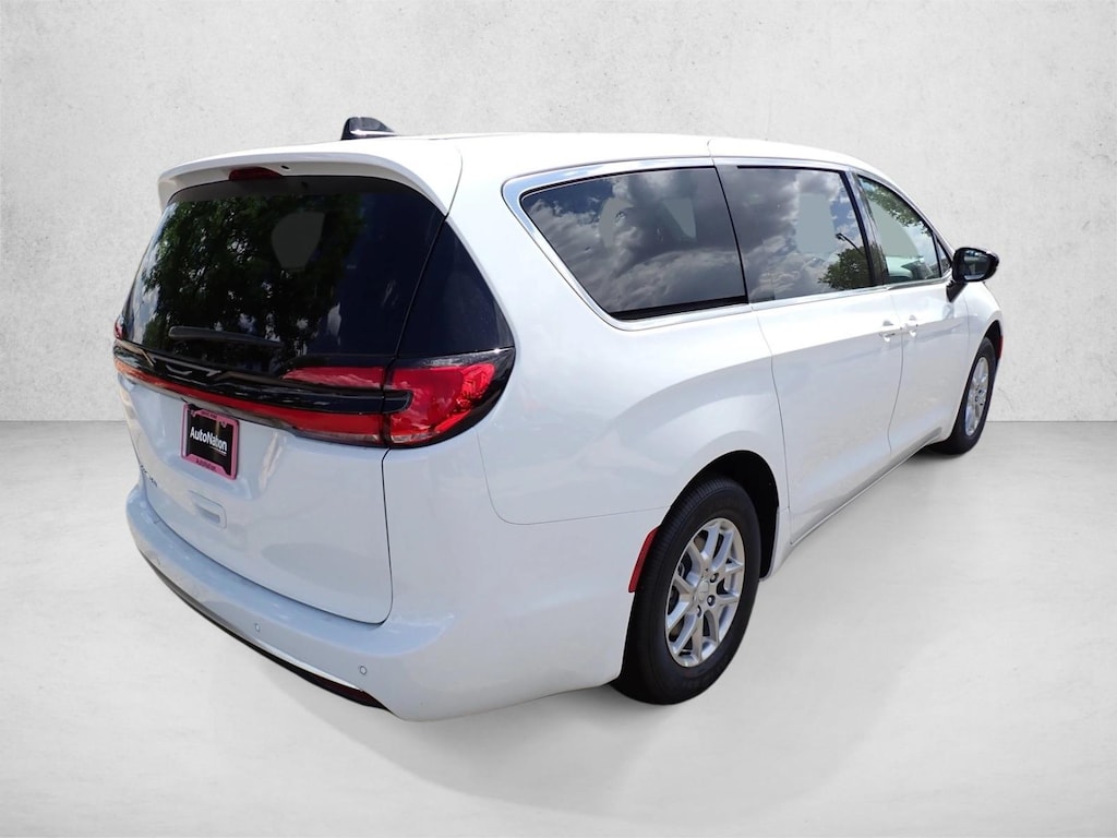 New 2027 Chrysler Pacifica Select Van Passenger Van