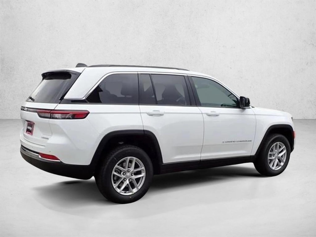 New 2026 Jeep Grand Cherokee Laredo SUV