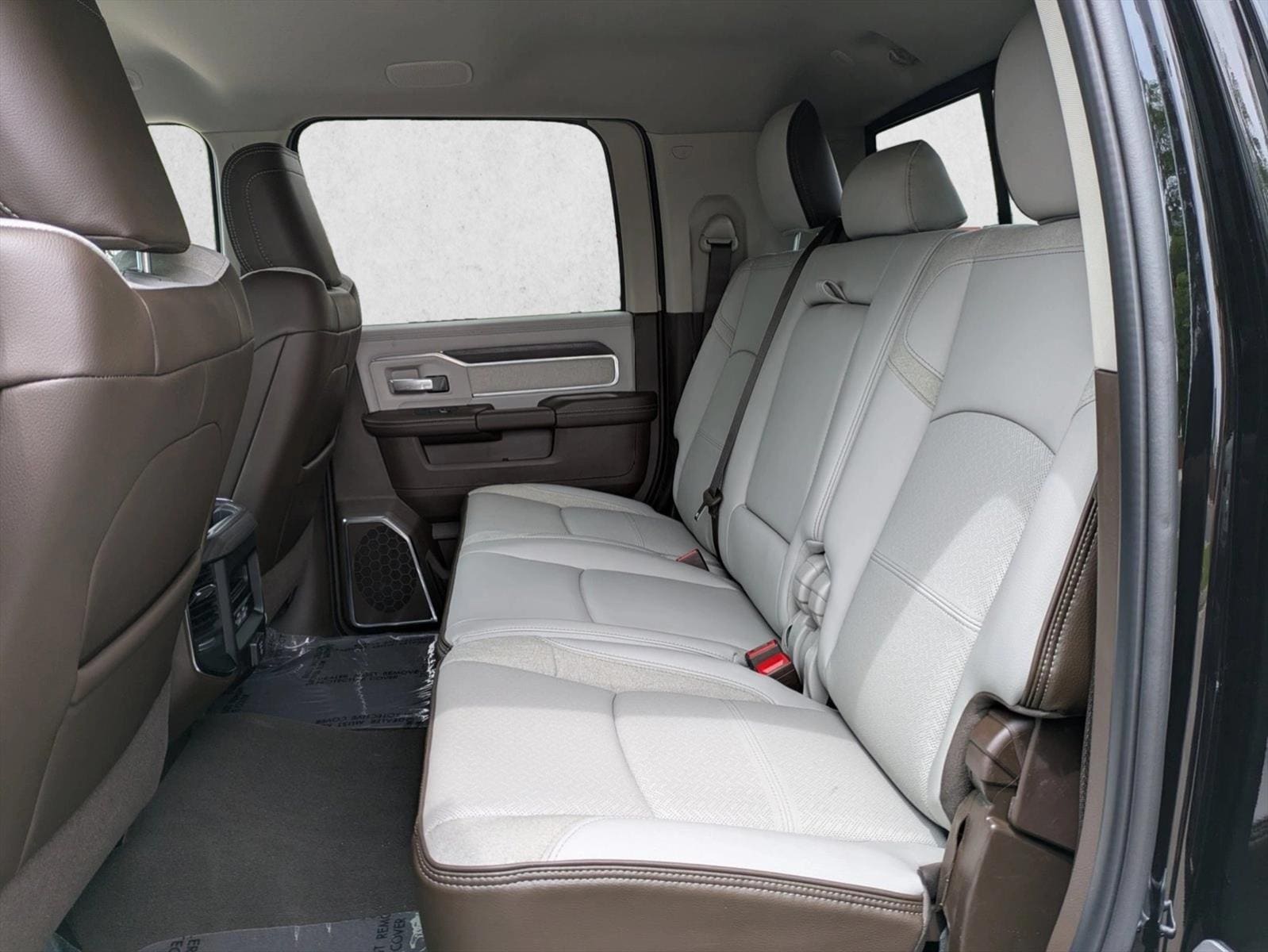 2025 RAM 2500 Laramie - Photo 16