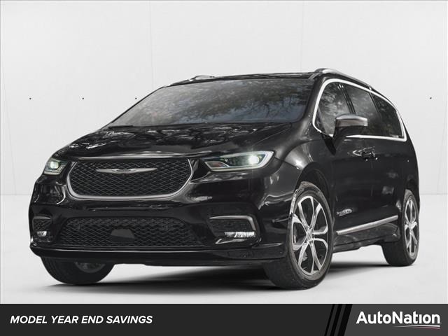 2025 Chrysler Pacifica Select's photo