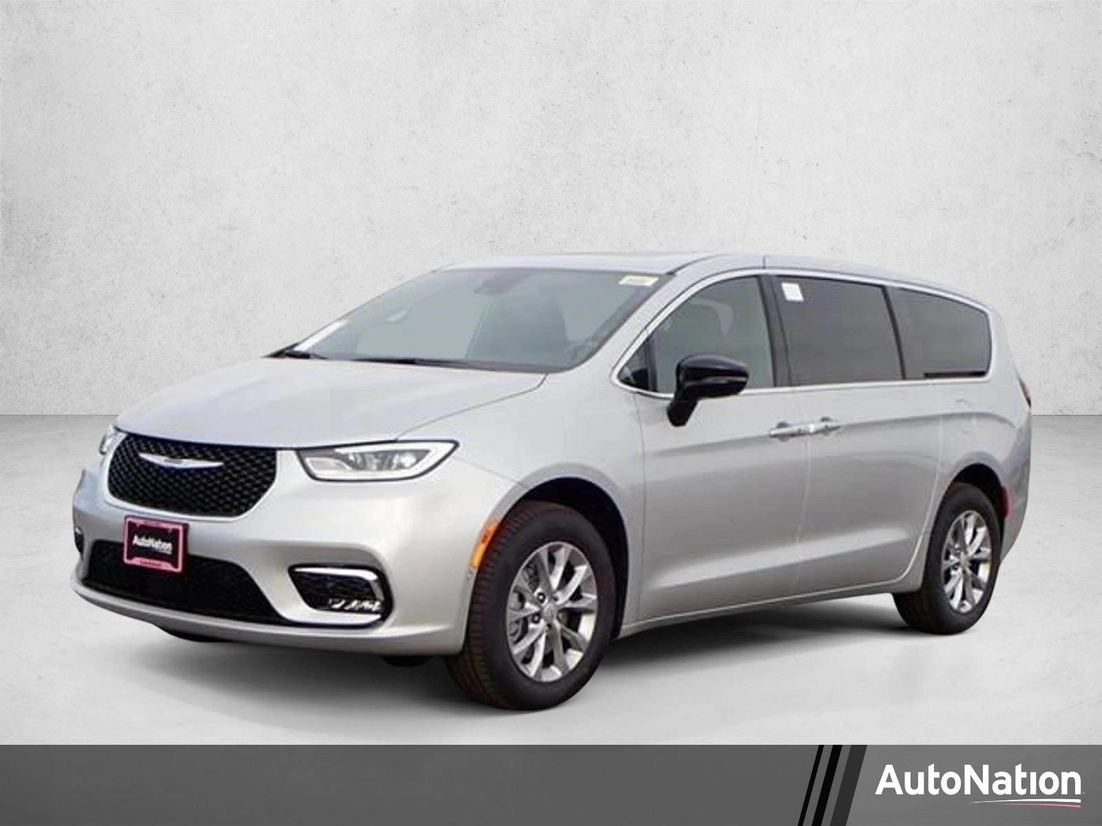 2026 Chrysler Pacifica Limited AWD's photo