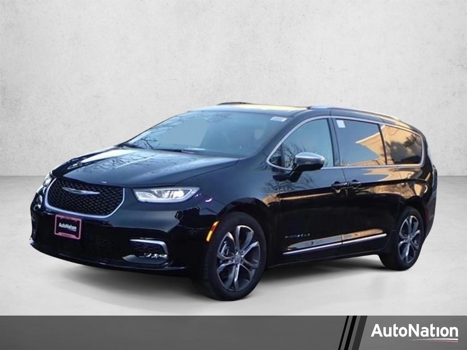 2026 Chrysler Pacifica Pinnacle's photo