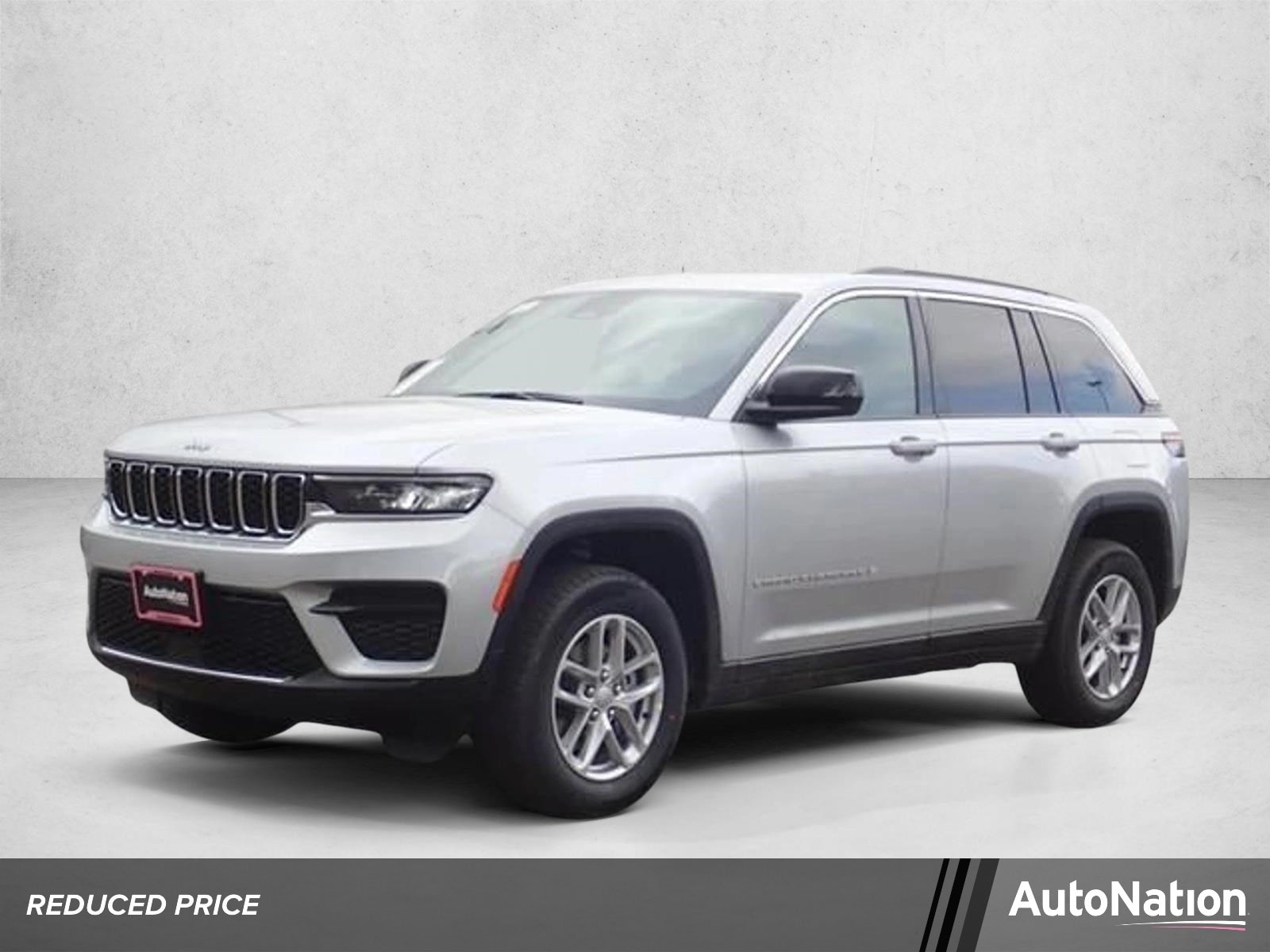 2026 Jeep Grand Cherokee Laredo X 4x4's photo