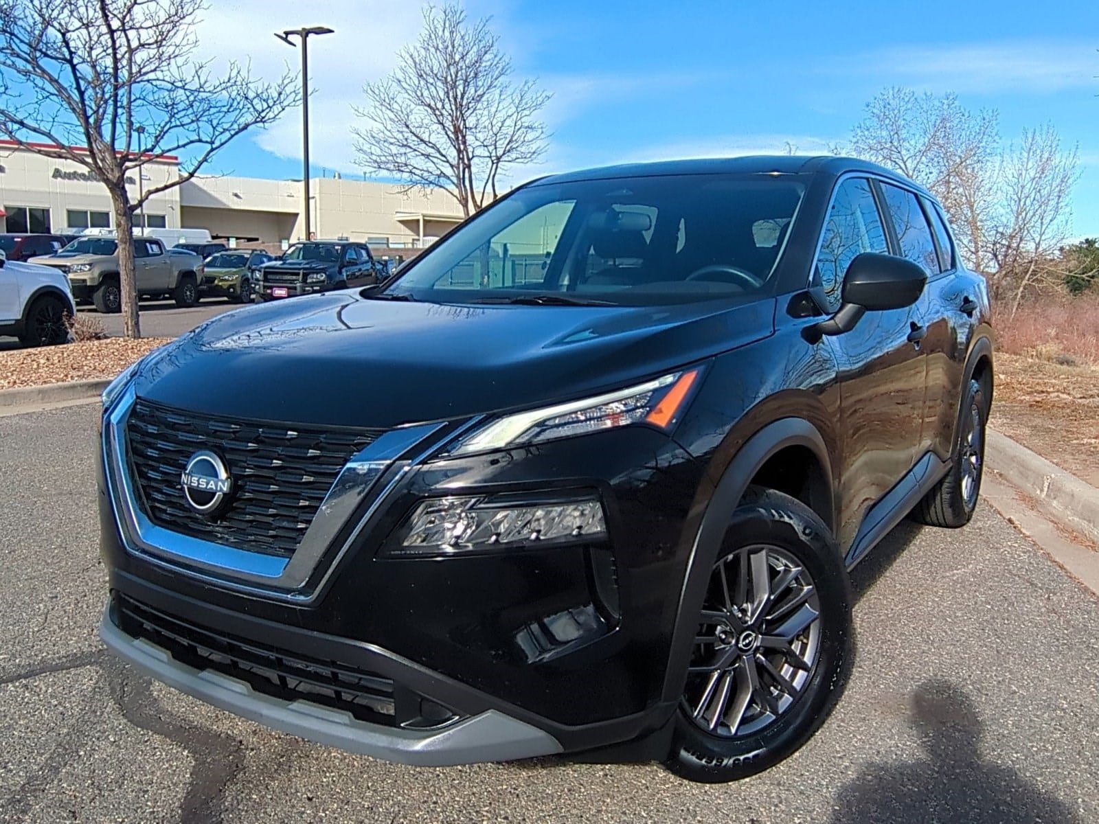 2023 Nissan Rogue S's photo