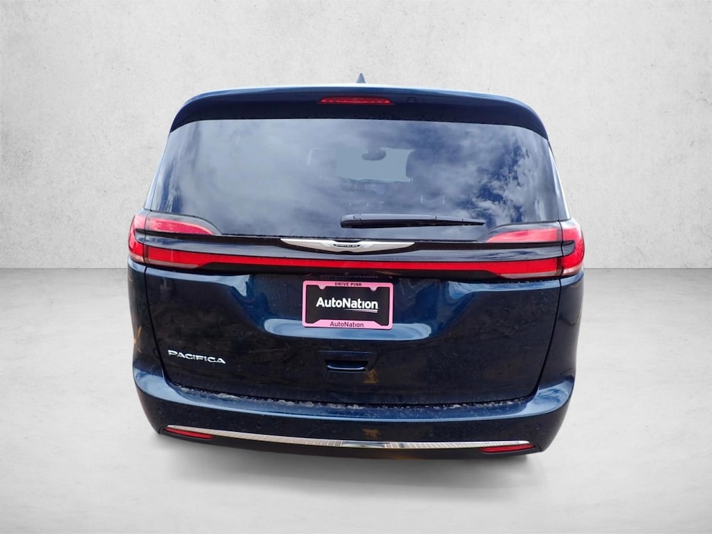 New 2025 Chrysler Pacifica Select Van Passenger Van