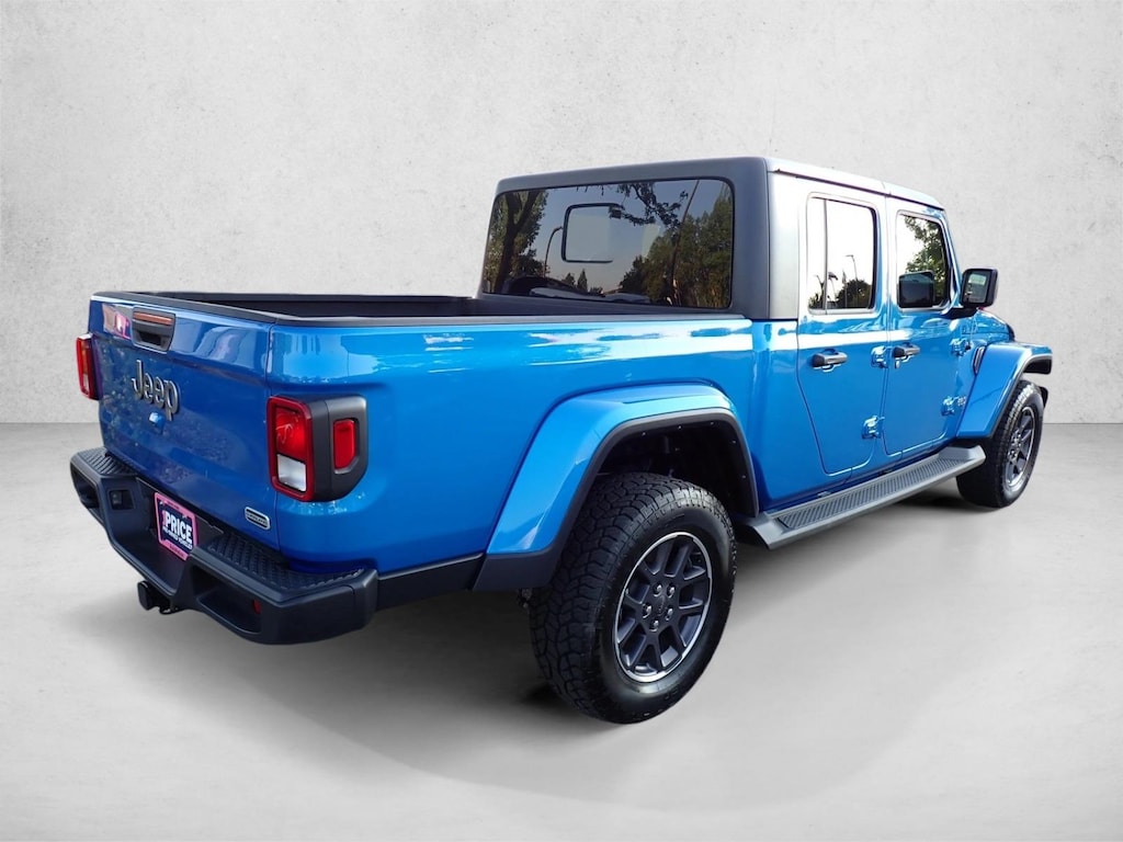 Used 2023 Jeep Gladiator Overland Crew Cab Pickup