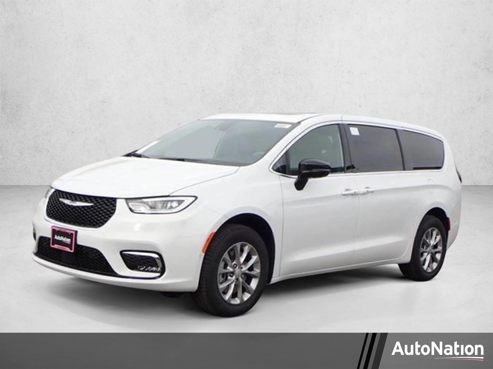 2026 Chrysler Pacifica Limited AWD's photo