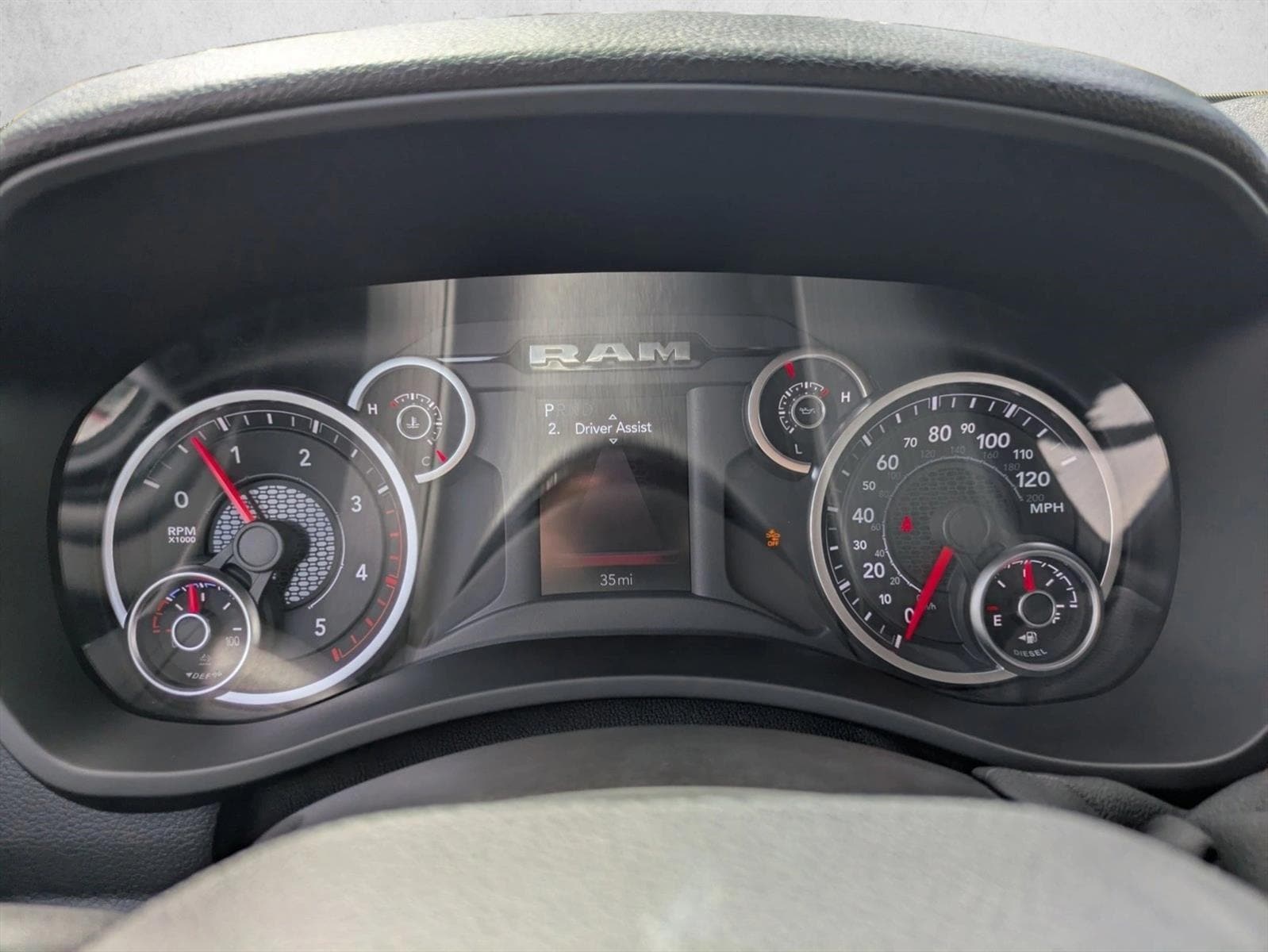 2025 RAM 2500 Tradesman - Photo 10