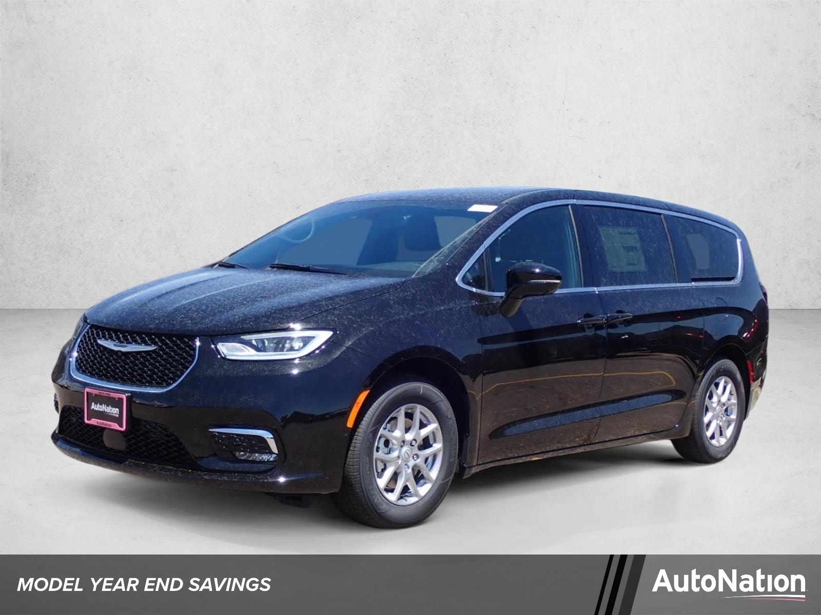 2025 Chrysler Pacifica Select's photo