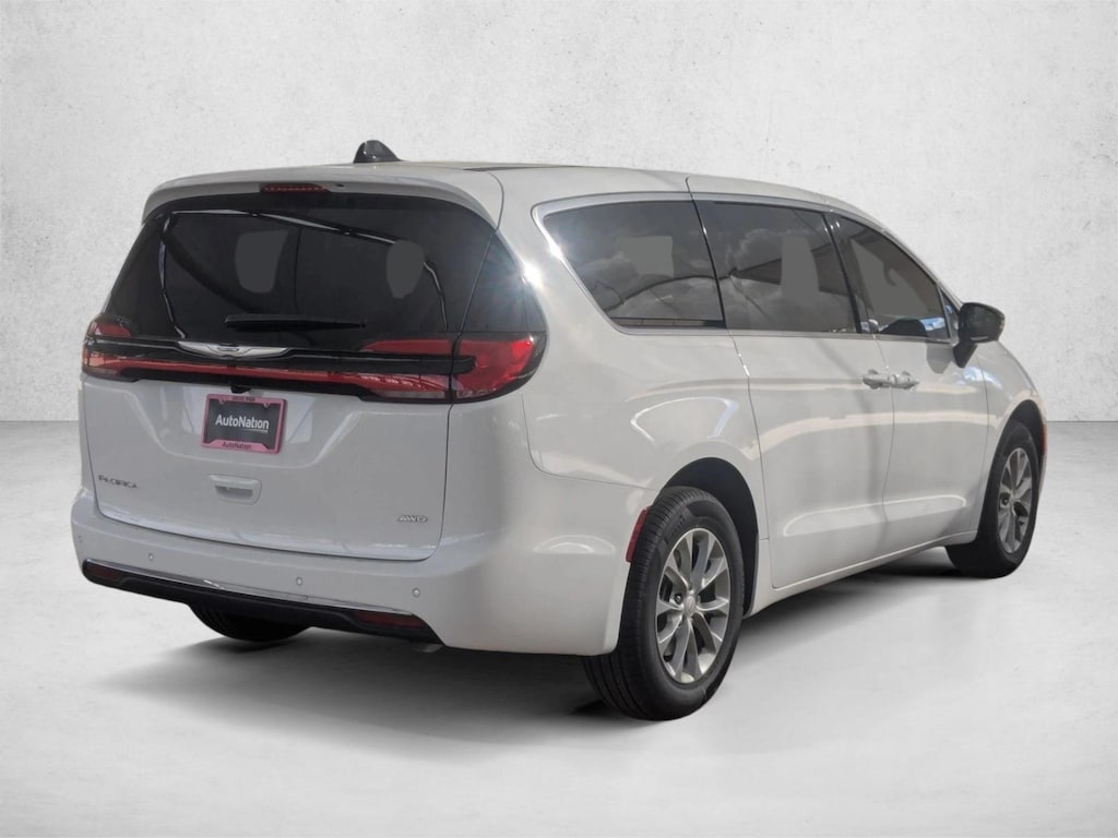 New 2026 Chrysler Pacifica Select Van Passenger Van